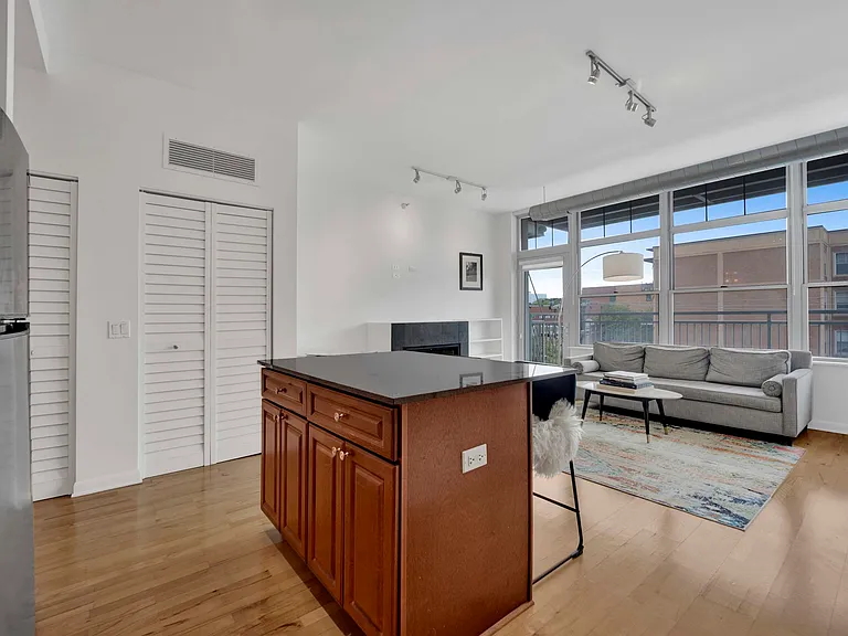 1200 W Monroe St #412 — Photo 13