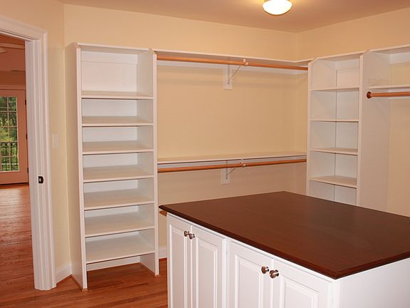 4 Walls of Built-ins!