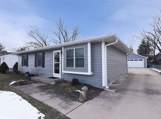727 N Prairie St, Batavia, IL 60510