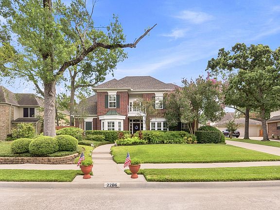 3rd image of 2206 Cherrytree Ridge Ln