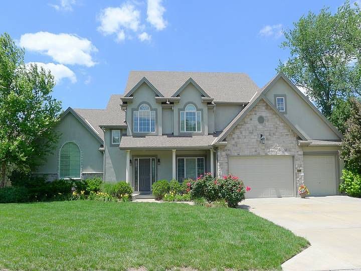 Welcome to 10505 NW River Hi