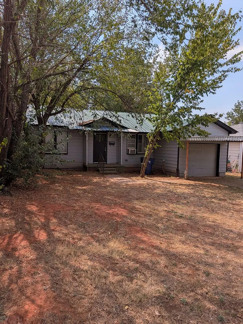 Coming Soon! 3 Bedroom / 1 Bathroom House For Rent 1606 Se 61st St, Okc — Photo 2