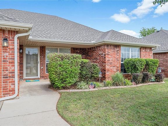 3rd image of 701 McConnell Dr