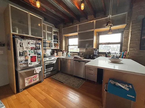 1151 W Erie St #4F Photo 1