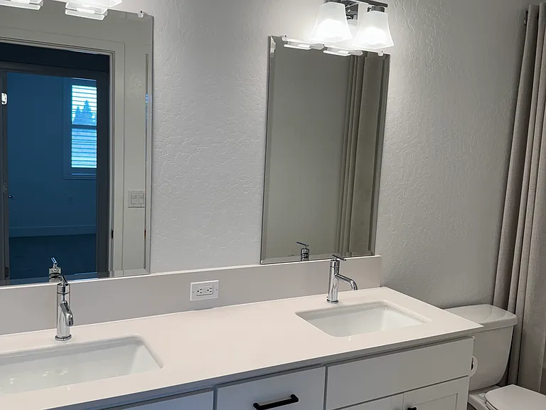 525 E Riverway Ave — Photo 32