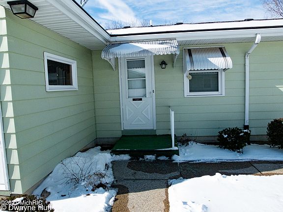 2nd image of 888 Andover Ct SE