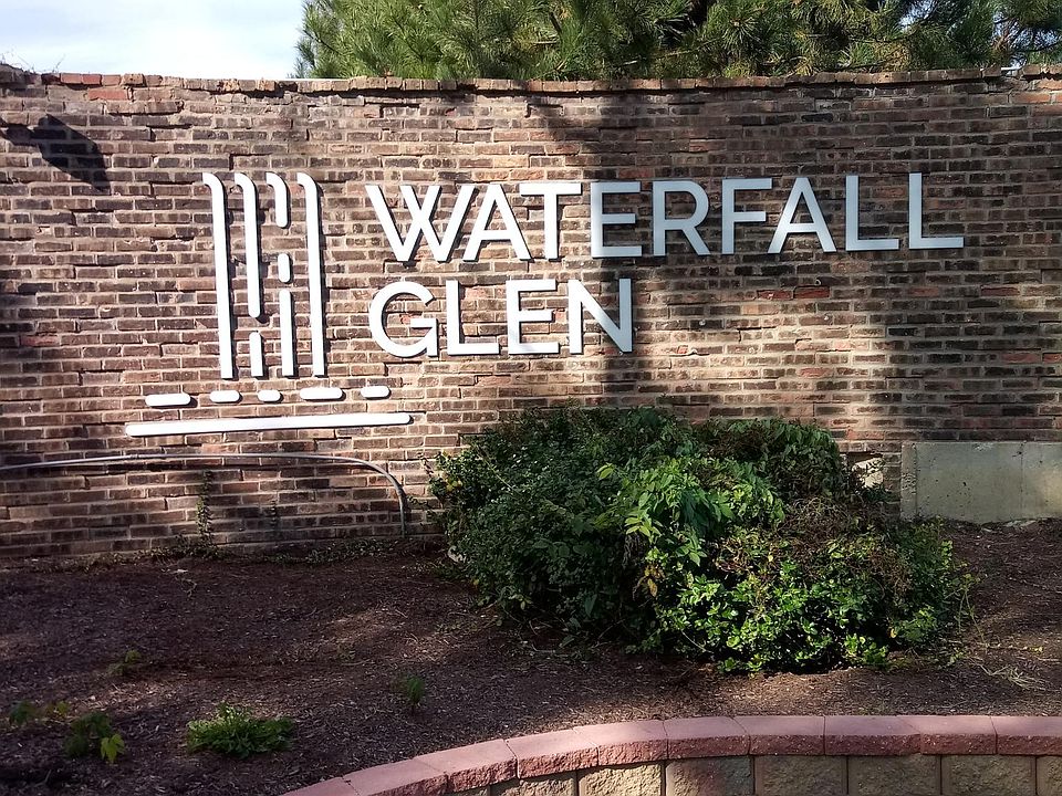 2nd image of 16W641 Mockingbird Ln APT 206