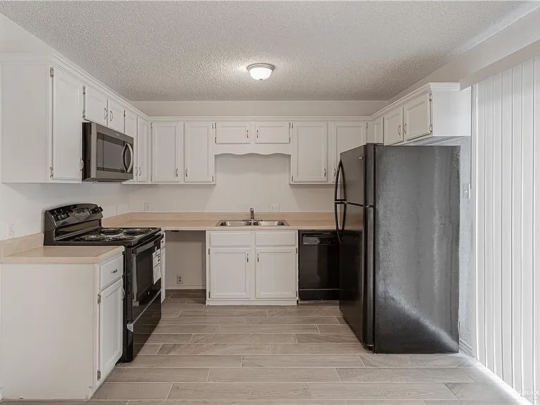 2201 S Jackson Rd #31M — Photo 6