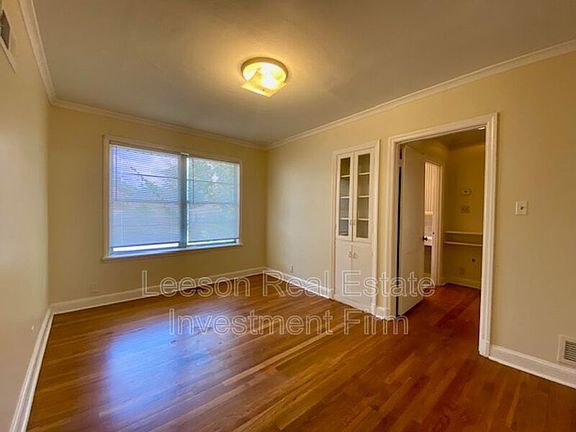 3rd image of 2717 Fairfield Ave #2719