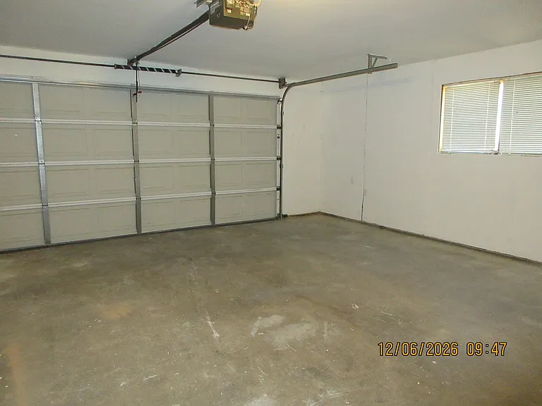 400 N Mono St — Photo 13