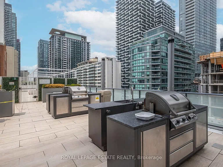 161 Roehampton Ave #2607 — Photo 18