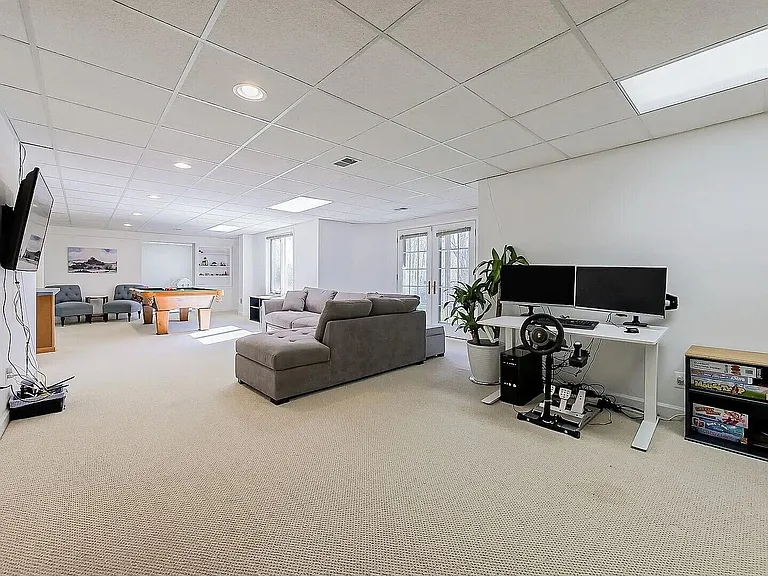22646 Autumn Park Blvd — Photo 47