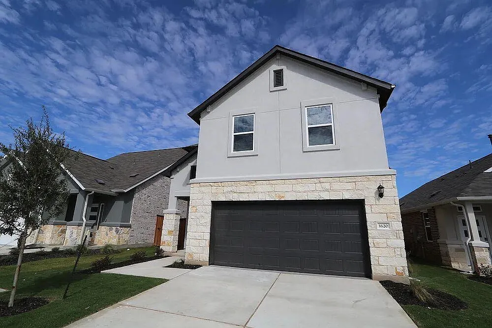 4 bed, 2.5 bath, 2144 sqft, $2,399 — Photo 1