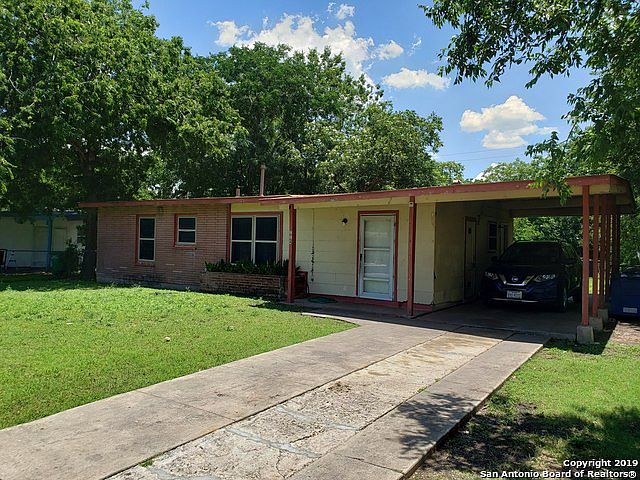 1st image of 114 Carousel Dr