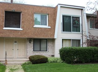 2840 Mitchell Dr APT 3, Woodridge, IL 60517