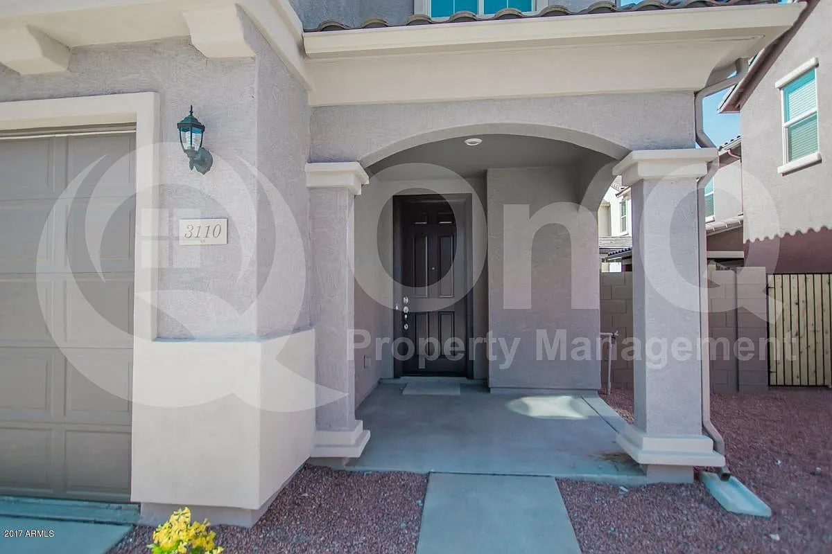 3 bed, 2.5 bath, 1905 sqft, $2,450 — Photo 3