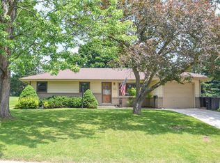 W151N8638 Marshall Dr, Menomonee Falls, WI 53051