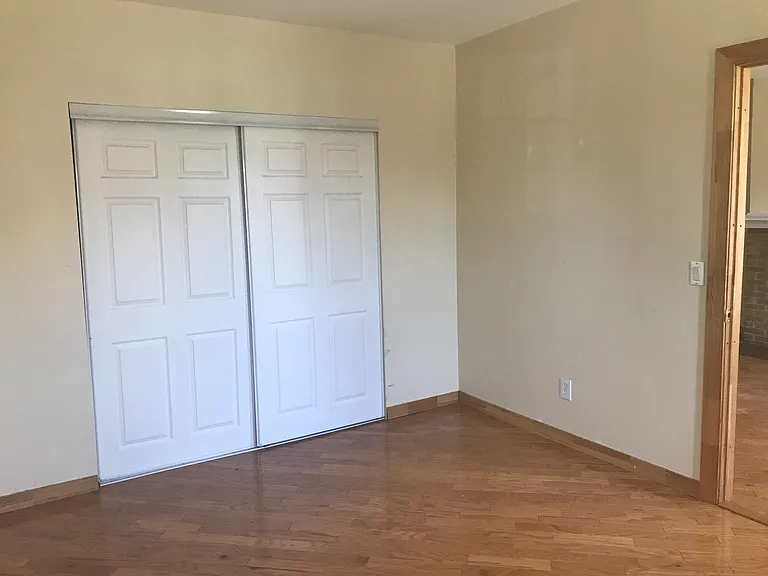 804 Farmington Ave #2B — Photo 4
