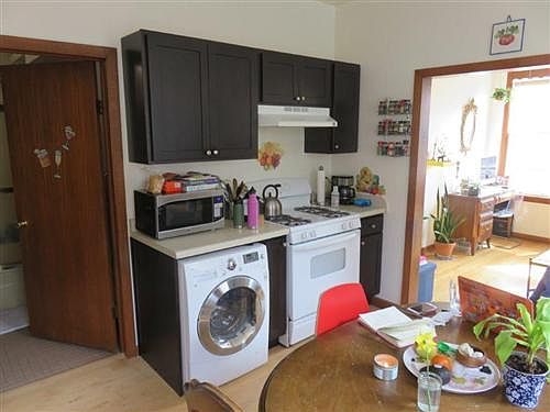 1st image of 1031 N Honore St APT 2R
