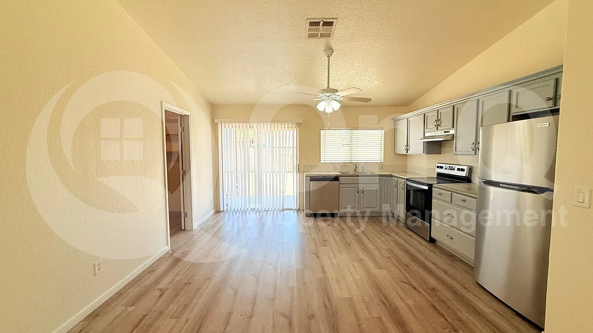 3 bed, 2.0 bath, 1134 sqft, $1,649 — Photo 3