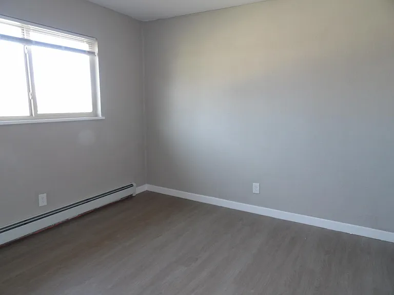 1435 Kingston St #8 — Photo 4