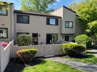 2803 Mulberry Ct, Poughkeepsie, NY 12603
