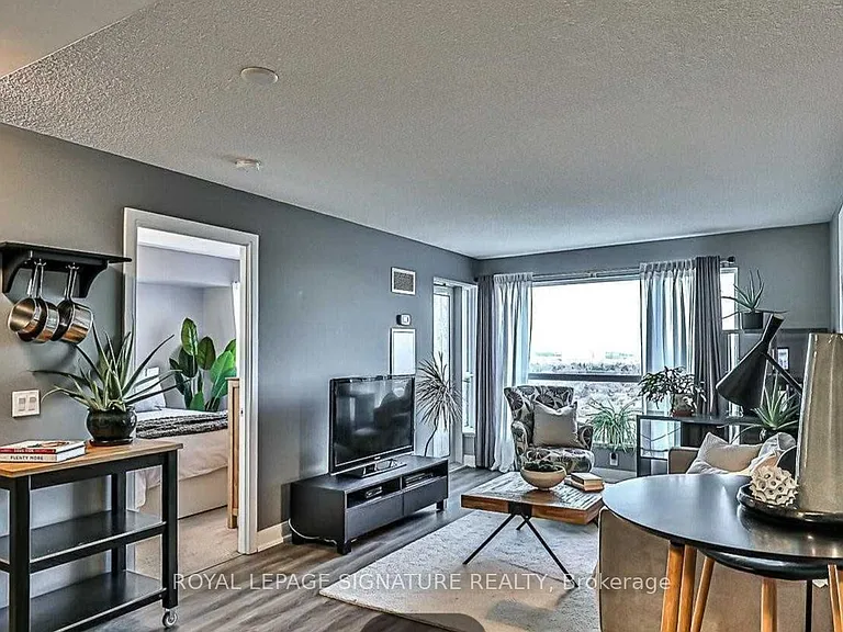 125 Village Green Sq #2301 — Photo 7