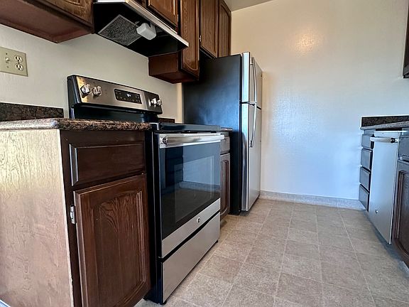 5th image of 1949 Chestnut St APT 301