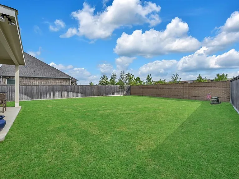 Red Buckeye Dr — Photo 11