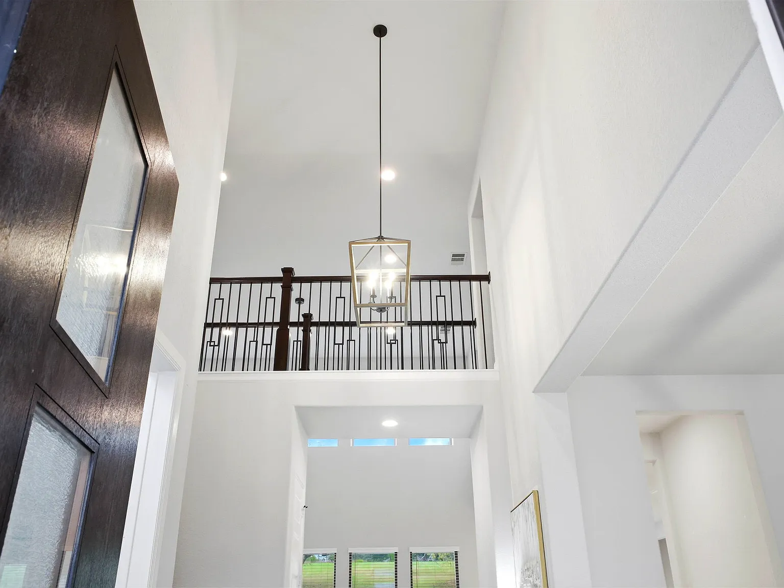 5 bed, 4.5 bath, 4428 sqft, $5,050 — Photo 2