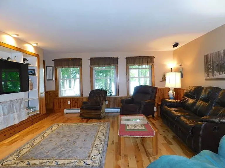 73 Swans Rd — Photo 16
