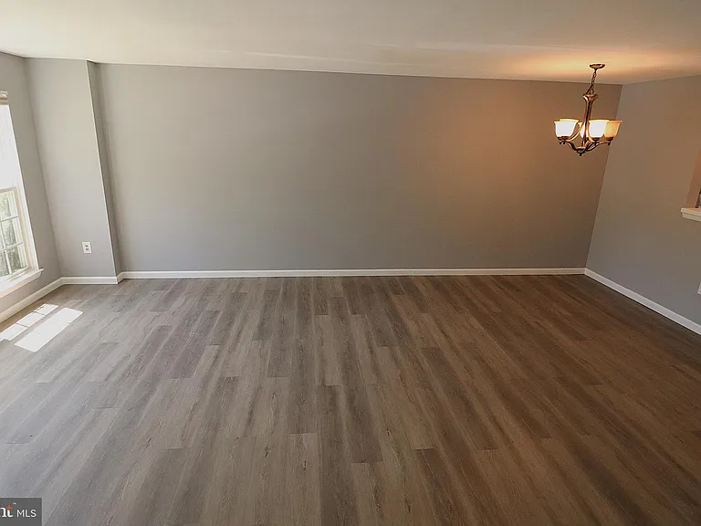 18365 Honeylocust Cir — Photo 9