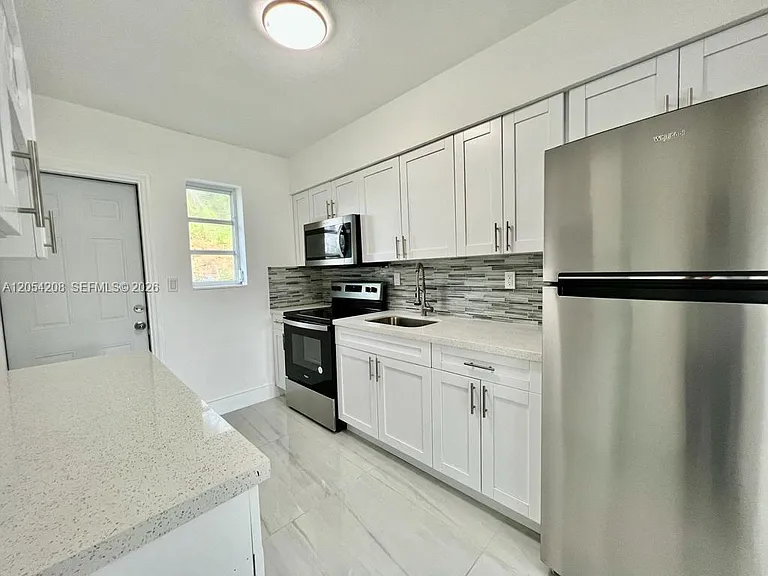 917 NW 103rd St #917 — Photo 8