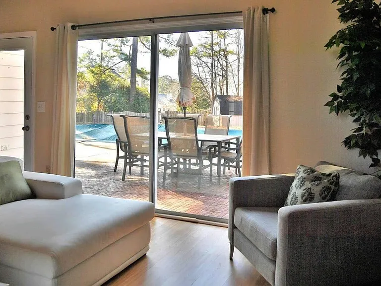 1121 Lauren Way NW — Photo 7