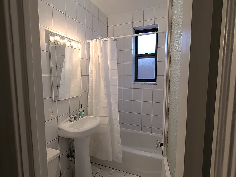 2218 42nd St #D3 — Photo 7