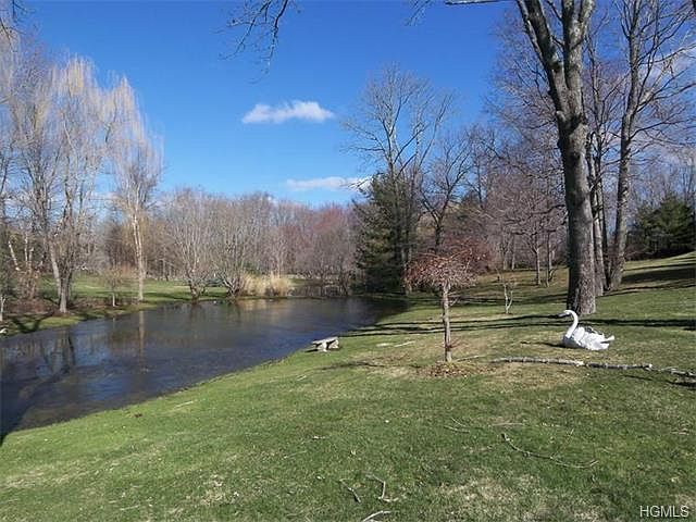 2nd image of 8 Hobby Farm Dr
