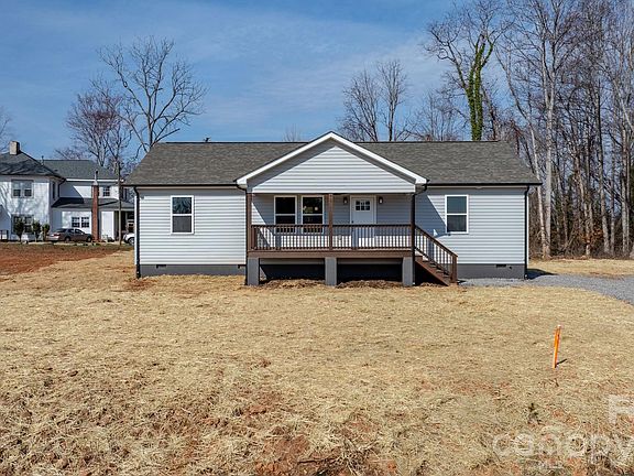 3rd image of 270 Old Lumber Yard Rd