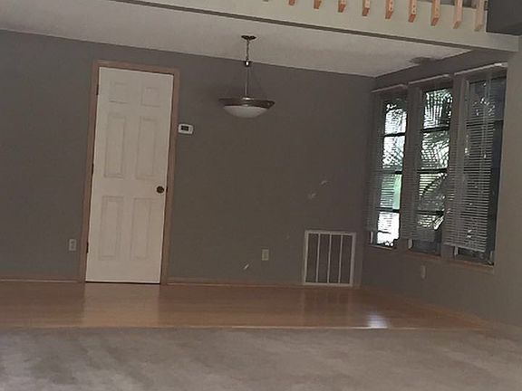 5th image of 4588 Iola Dr