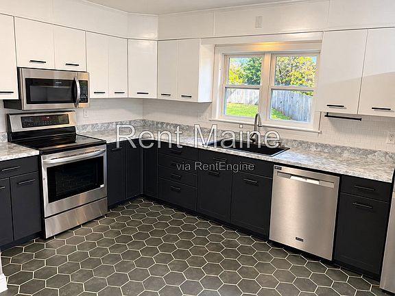 3rd image of 84 Sunset Ave #B