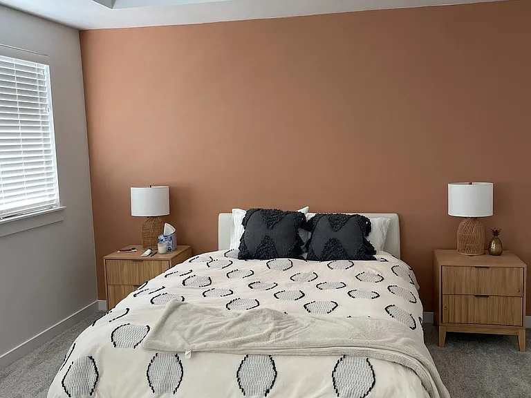 2369 NE Victor Pl — Photo 8