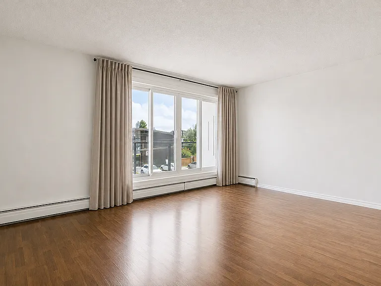 110 24th Ave SW #305 — Photo 3