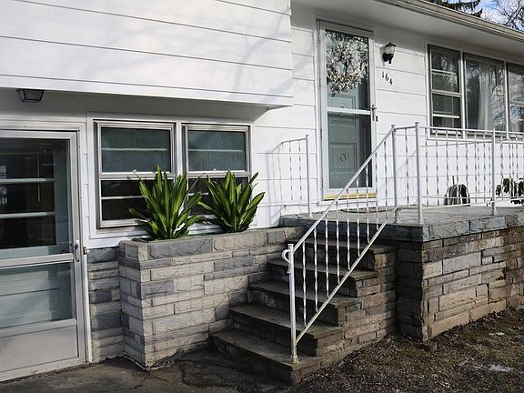 4th image of 164 Robinwood Ave