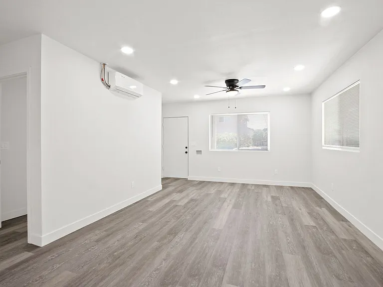 428 W Oliver Street — Photo 2
