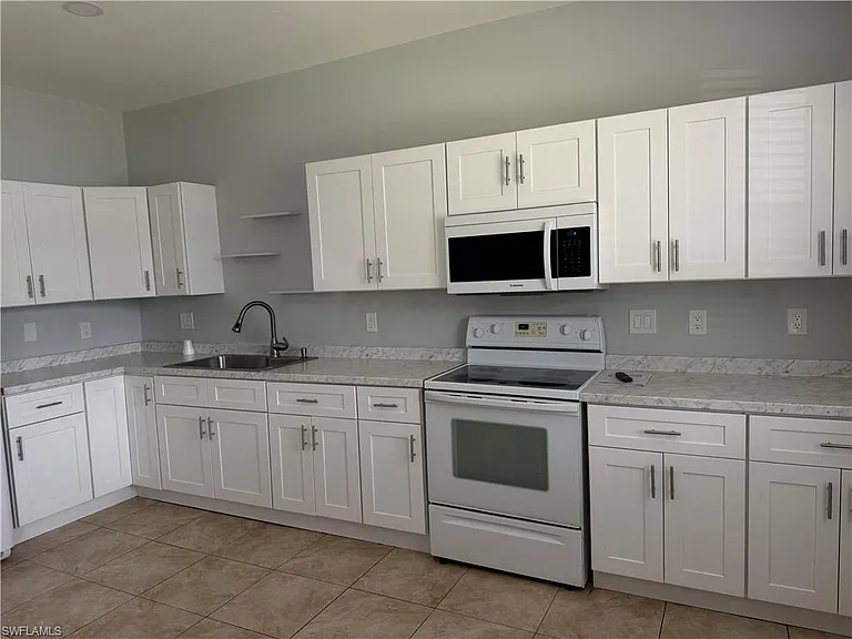 4786 Jordan Ave — Photo 5