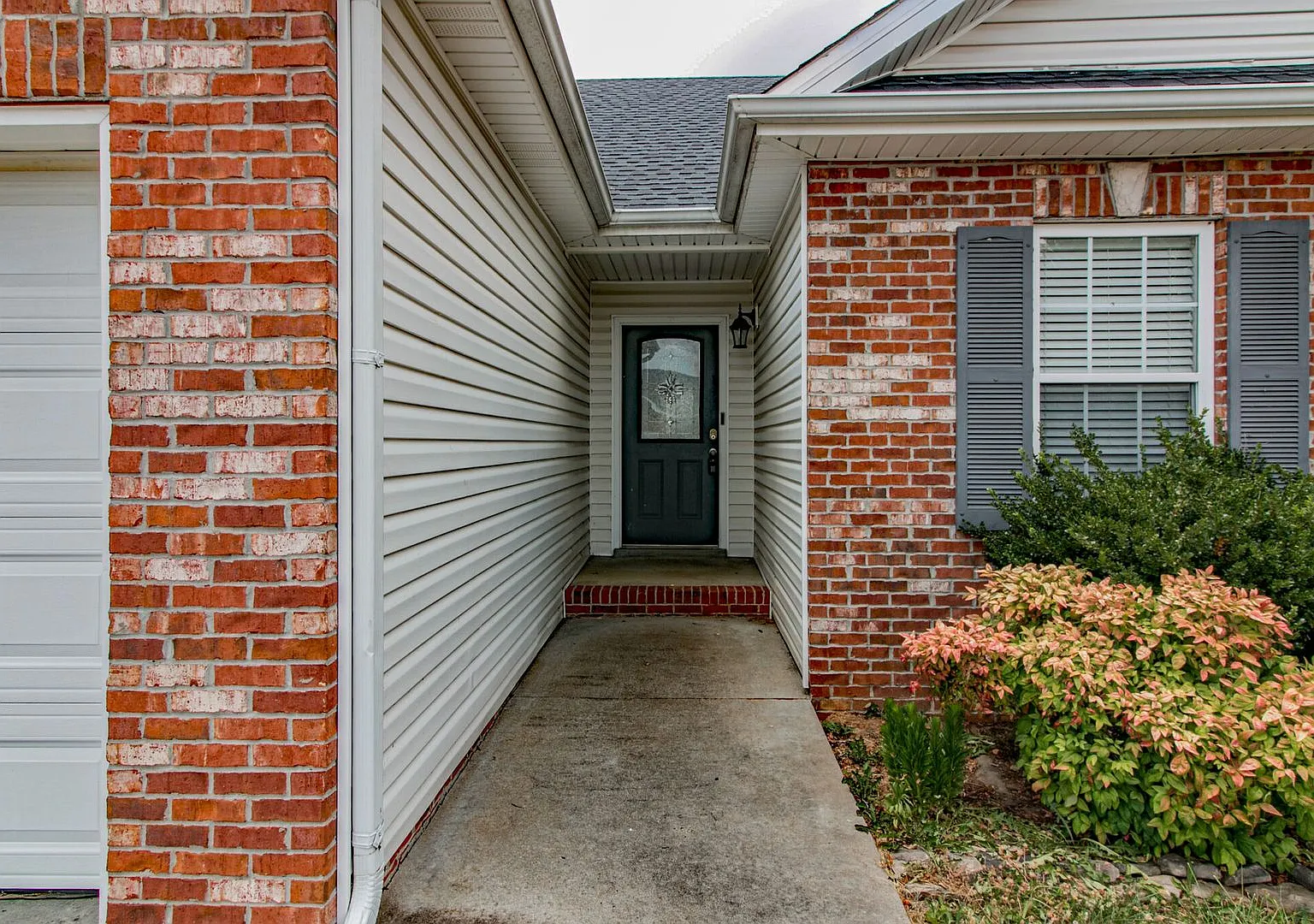 988 Chardea Ct (For Rent) — Photo 4