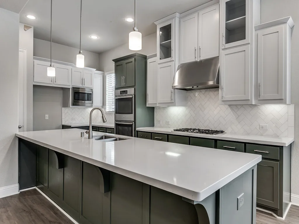 4 bed, 3.5 bath, 3436 sqft, $5,200 — Photo 2