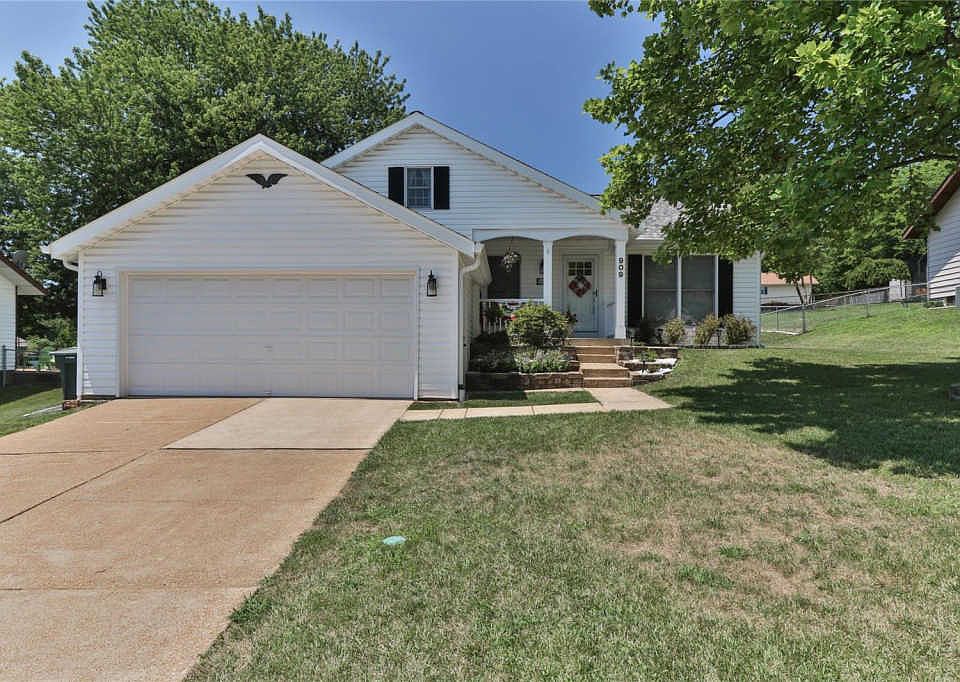 1st image of 909 Millwood Dr