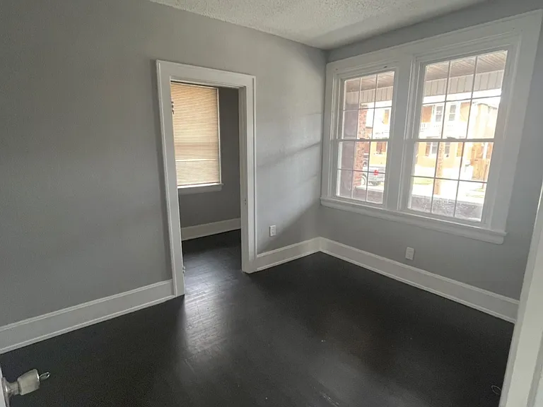 3917 King Pl — Photo 8