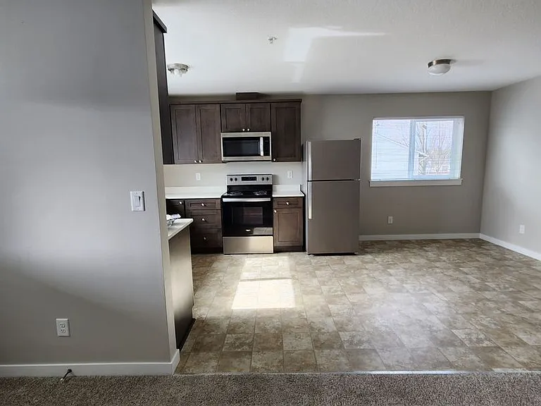 751-757 Plymouth Dr N — Photo 1