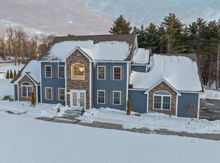 3 Pages Lane, Atkinson, NH 03811